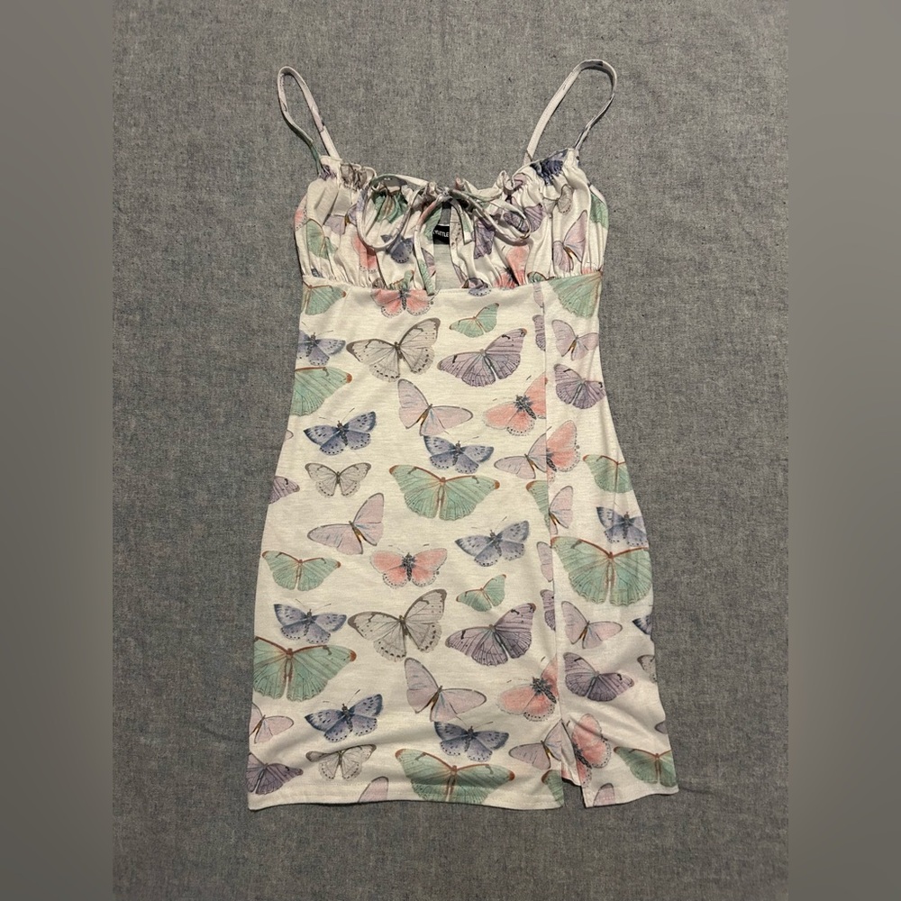 Pretty Little Thing Butterfly Dress - Picture 3 of 4